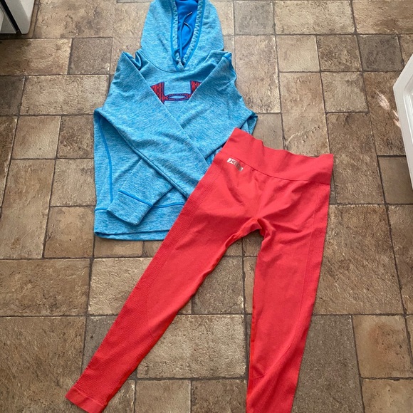 .* SOLD* Bundle of 3- Under armour set - Picture 2 of 16